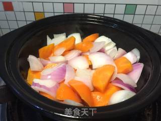 田鸡三汁焖锅的做法步骤：5
