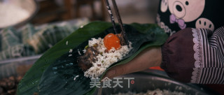 年味食足：裹粽子的做法步骤：2