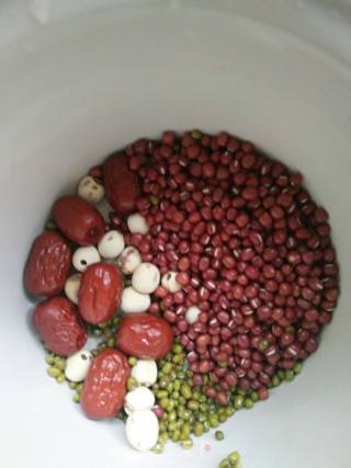 红豆水的做法步骤：1