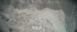 年味食足：捏油角的做法步骤：1