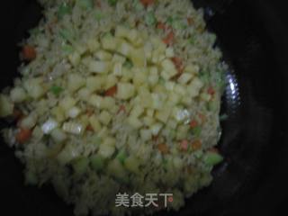 菠萝炒饭的做法步骤：8