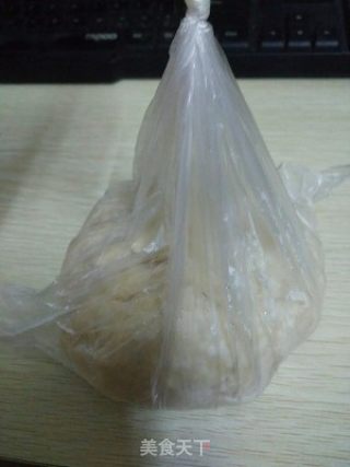 免揉 肉松香葱芝士 面包卷的做法步骤：1
