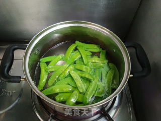 蒜蓉荷兰豆的做法步骤：3