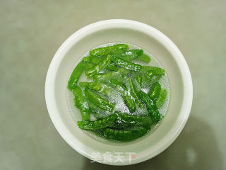 蒜蓉荷兰豆的做法步骤：4