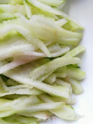 嗄嘣脆酸辣西瓜皮的做法步骤：1