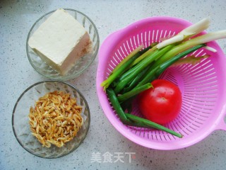 西红柿豆腐汤的做法步骤：1