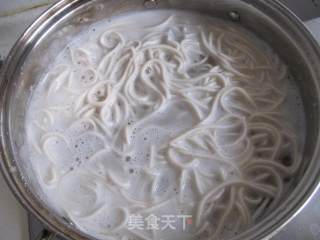 蘑菇盖面的做法步骤：8
