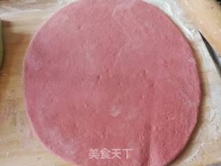 蝴蝶开花双色馒头的做法步骤：4