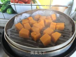 豆沙南瓜饼的做法步骤：2