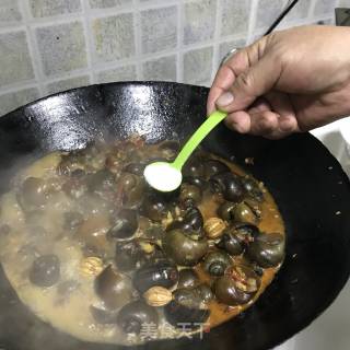 香辣田螺的做法步骤：29