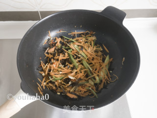 鱼香肉丝的做法步骤：7