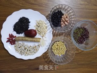 四豆杂粮粥的做法步骤：1