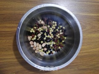 四豆杂粮粥的做法步骤：2