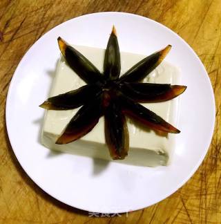 花式皮蛋豆腐的做法步骤：4