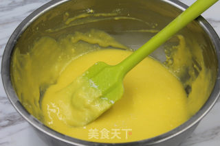 红丝绒双色蛋糕卷的做法步骤：6