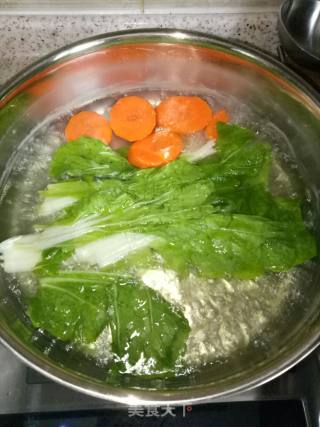 宝宝辅食＃五彩疙瘩汤的做法步骤：1