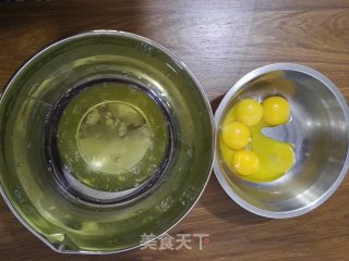 八寸无油戚风蛋糕的做法步骤：2