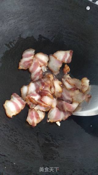 花菜炒腊肉的做法步骤：3