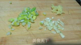宫保馒头丁的做法步骤：2