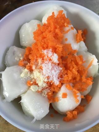 墨鱼胶炒时蔬的做法步骤：2