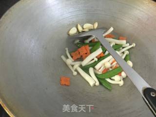 墨鱼胶炒时蔬的做法步骤：9