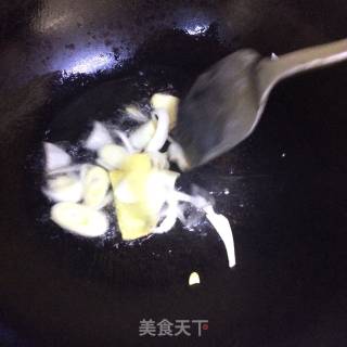 腊肉香炒蒜薹的做法步骤：3