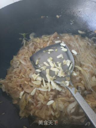 酸菜炒粉的做法步骤：5