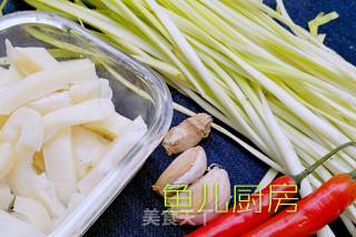 小炒双黄──“鱼儿厨房”私房菜的做法步骤：1