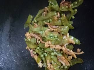 荷兰豆炒鱿鱼的做法步骤：7
