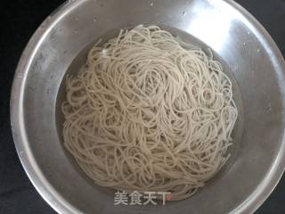 什锦炒米粉的做法步骤：2