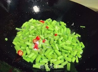 茼蒿炒蛋的做法步骤：4