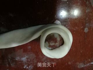 香肠卷的做法步骤：7