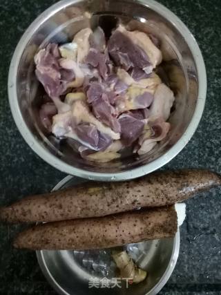 淮山鸭肉汤的做法步骤：1