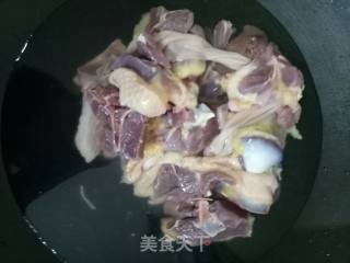 淮山鸭肉汤的做法步骤：2