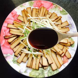 凉拌豆腐干的做法步骤：5