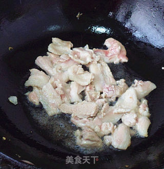 韭菜小炒五花肉的做法步骤：5