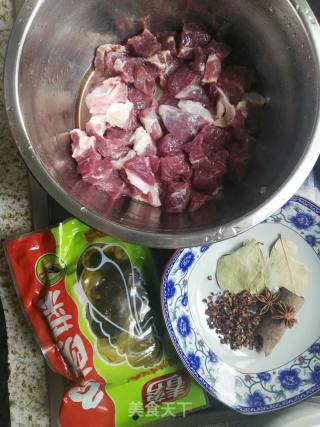 酸菜炖牛肉的做法步骤：1