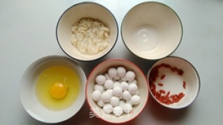 酒酿圆子的做法步骤：1
