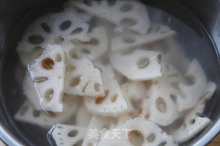 家常炒藕片的做法步骤：2