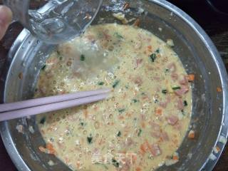 芹菜火腿鸡蛋饼的做法步骤：6