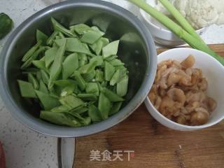 扁豆鸡脯肉的做法步骤：1