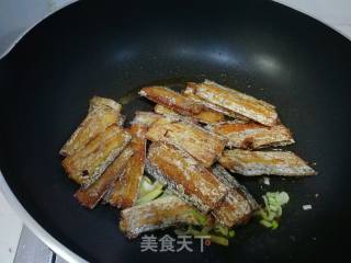 红烧带鱼的做法步骤：5