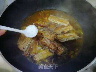 红烧带鱼的做法步骤：8