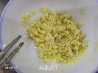剁椒蒜蓉蒸鲈鱼的做法步骤：5