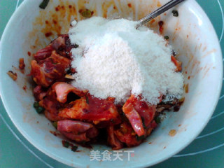 粉蒸牛肉的做法步骤：7