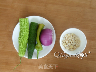杏仁拌杂蔬的做法步骤：1