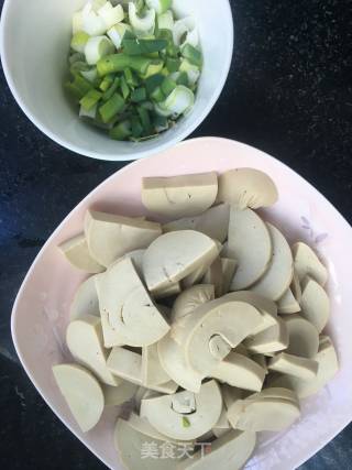酱烀豆卷的做法步骤：2