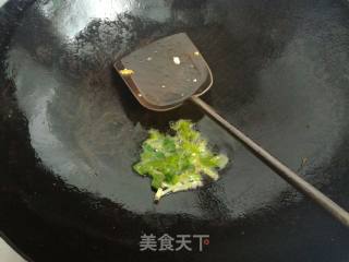 #花样美食#木耳蟹味菇炒鸡蛋的做法步骤：5