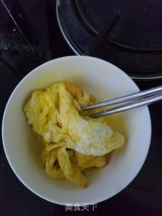 平菇蒜苔炒鸡蛋的做法步骤：4