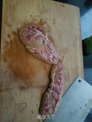 青椒炒腰花的做法步骤：1